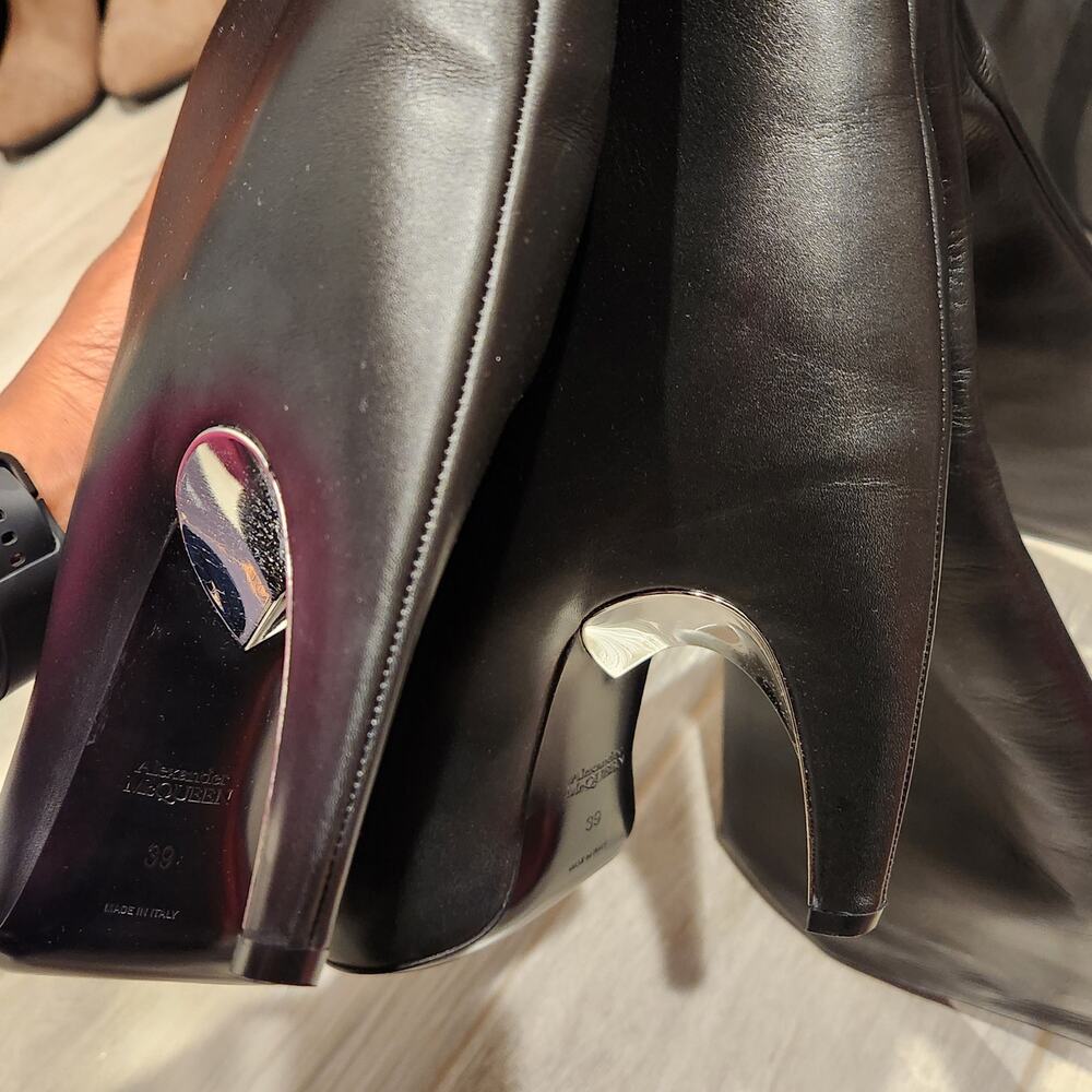 Alexander McQueen Armadillo over the knee black leather boots size 39 - Picture 8 of 9